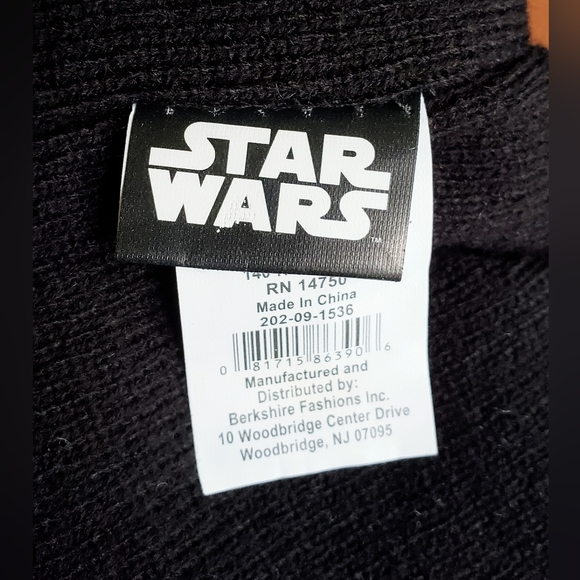 Star Wars Hoodie and beanie set, NWOT, never worn. Adult 2XL - Picture 10 of 15